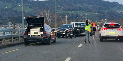Drei Autos krachten auf der Seedammstrasse Richtung Rappi ineinander.