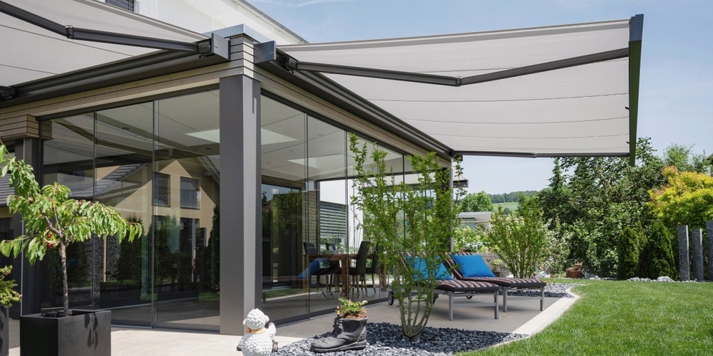 Die Widmer Rollladen AG sorgt für lauschige Plätzchen im Garten und auf der Terrasse.