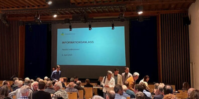 Die Informationsveranstaltung in Hinwil zur geplanten SBB-Serviceanlage war mit rund 100 Personen gut besucht.