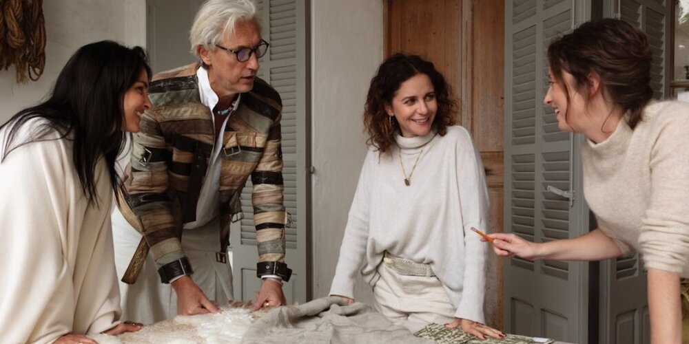 Die im Januar 2025 lancierte Textilserie wurde in Zusammenarbeit mit der Künstlerin Caterina Roppo weiterentwickelt und ergänzt