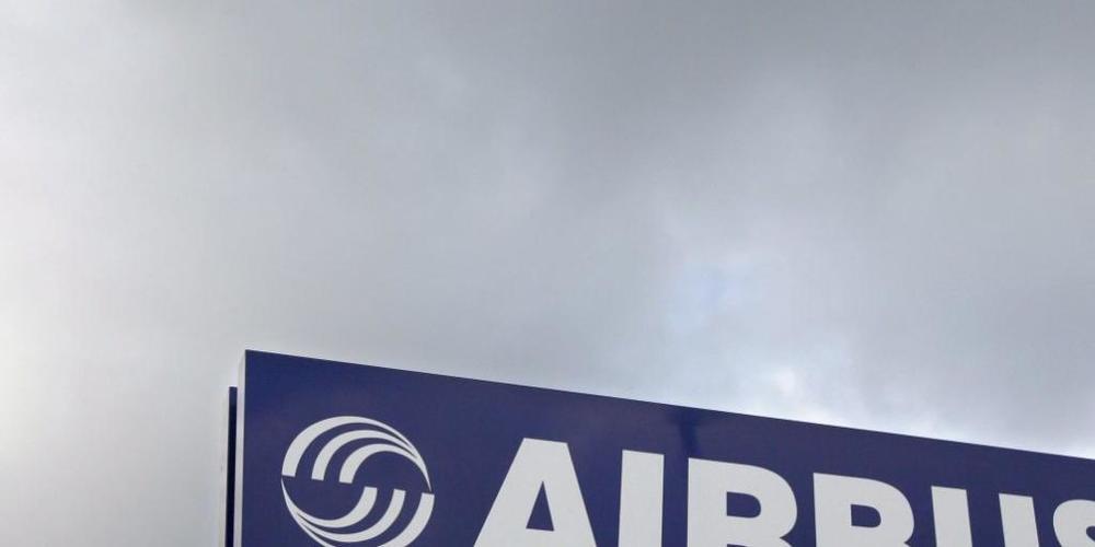 Der Flugzeugbauer Airbus plant wegen der Luftfahrt-Krise weltweit 15'000 Stellenstreichungen. Das teilte der Flugzeugbauer am Dienstagabend mit.