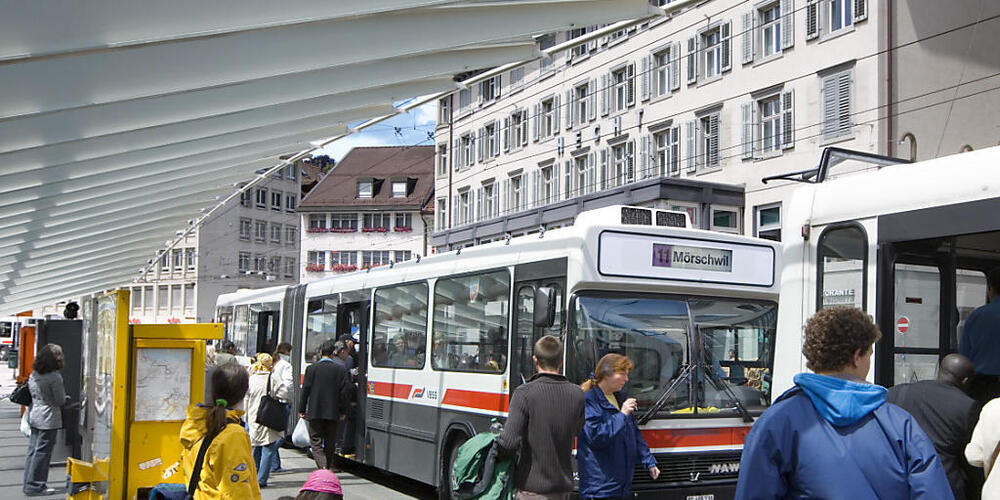 In der Stadt St. Gallen werden Busse an Lichtsignalanlagen bevorzugt. Dafür gibt es nun ein neues System. (Archivbild)