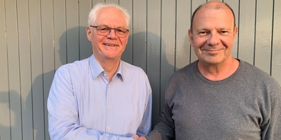 Hans-Urs von Matt (l.) übernimmt das Präsidium der SP Uznach-Gommiswald von seinem Vorgänger Daniel Feusi (r.).