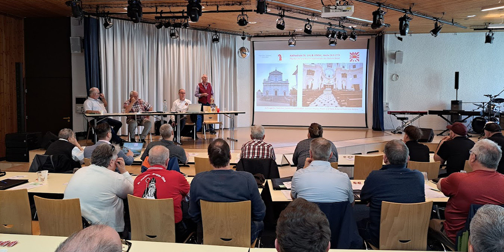 Angeregte Diskussionen: Die IG Samichlaus Schweiz zu Gast in Mels.