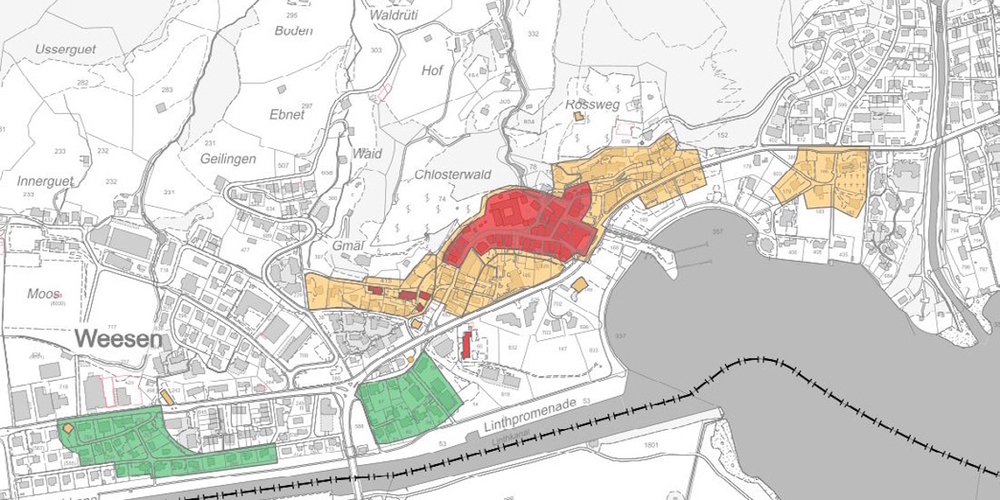 Solarbewilligungspraxis in Weesen. Grün: PV mit einfacher Meldung möglich. Orange: PV in Absprache mit Denkmalpflege. Rot: PV nur in Ausnahmefällen.