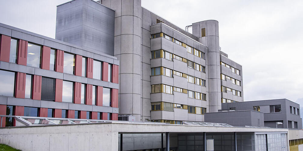 Nicht nur in Schwyz (Bild), auch in Einsiedeln und Lachen gibt es im Kanton Schwyz ein Spital. (Archivaufnahme)