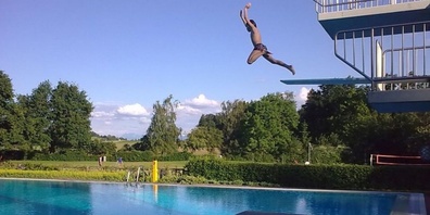 Die meisten Badis im Bezirk Uster starten Anfang Mai – auch das Schwimmbad Waldacher in Volketswil.