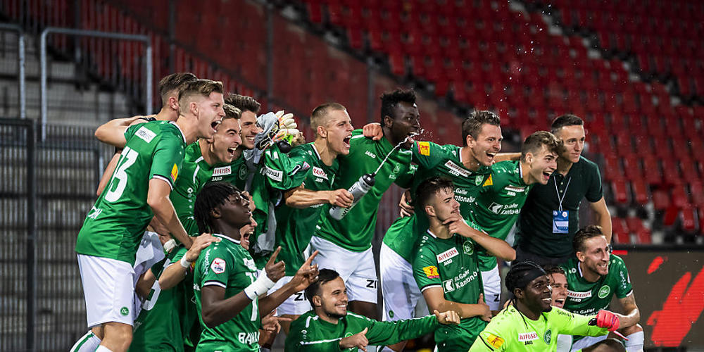 Eine glückliche Reisegruppe? Der FCSt. Gallen reist bis Sonntag einmal durch die Schweiz (Bild: KEYSTONE)