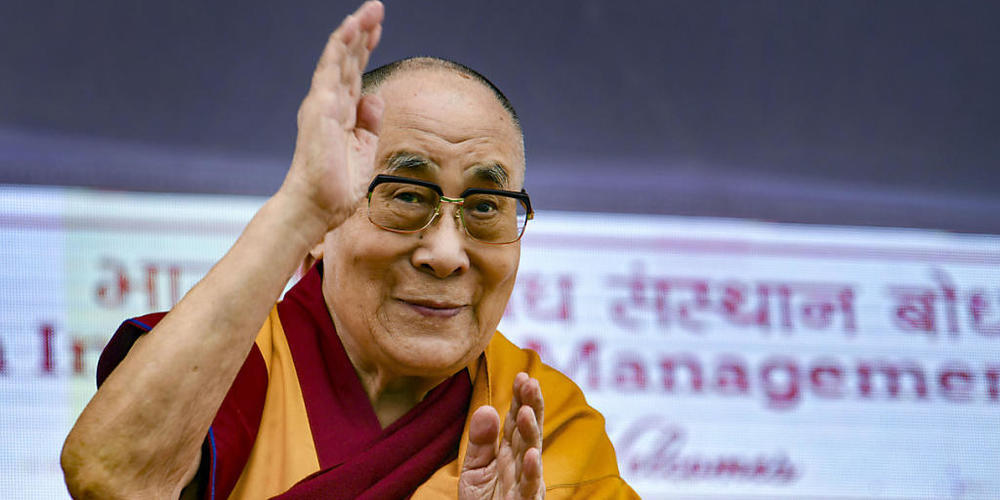 ARCHIV - Der Dalai Lama, das spirituelle Oberhaupt der Tibeter, spricht im indischen Bodh Gaya. Foto: Sanjay Kumar/PTI/dpa