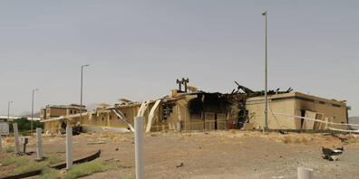 HANDOUT - Blick auf ein Gebäude der Atomanlage Natans, das von einem Feuer stark beschädigt wurde. Foto: Uncredited/Atomic Energy Organization of Iran/AP/dpa - ACHTUNG: Nur zur redaktionellen Verwendung und nur mit vollständiger Nennung des vorste...