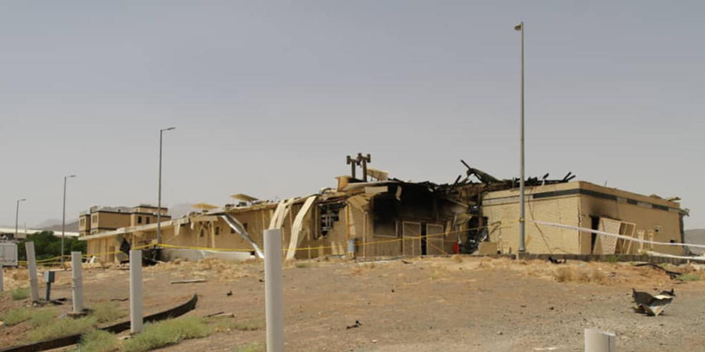 HANDOUT - Blick auf ein Gebäude der Atomanlage Natans, das von einem Feuer stark beschädigt wurde. Foto: Uncredited/Atomic Energy Organization of Iran/AP/dpa - ACHTUNG: Nur zur redaktionellen Verwendung und nur mit vollständiger Nennung des vorste...