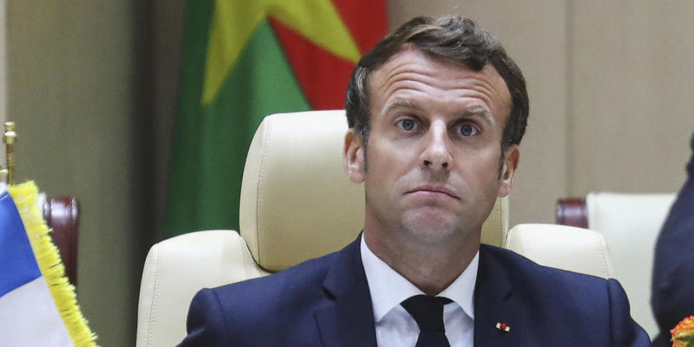 Frankreichs Präsident Macron hatte jüngst erklärt, dass er eine Regierung der Mission und der Einheit wolle, die seine Politik des Wiederaufbaus des Landes umsetze. Foto: Ludovic Marin/POOL AFP/AP/dpa