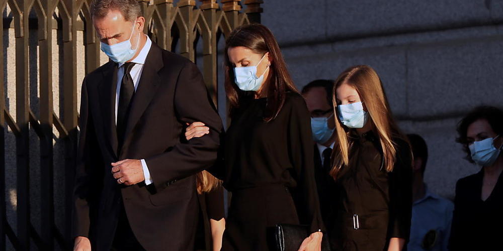 Der spanische König Felipe VI., Königin Letizia und Prinzessin Sofia nahmen an der Trauerfeier für die Opfer der Lungenkrankheit Covid-19 in Madrid teil. (Archivbild)