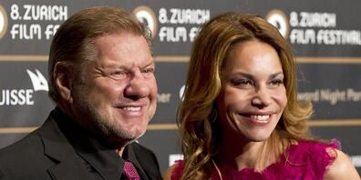 Jürg Marquard, im Bild mit Ehefrau Raquel, hat das Verwaltungsratspräsidium der von ihm gegründeten Mediengruppe abgegeben. (Archivbild)