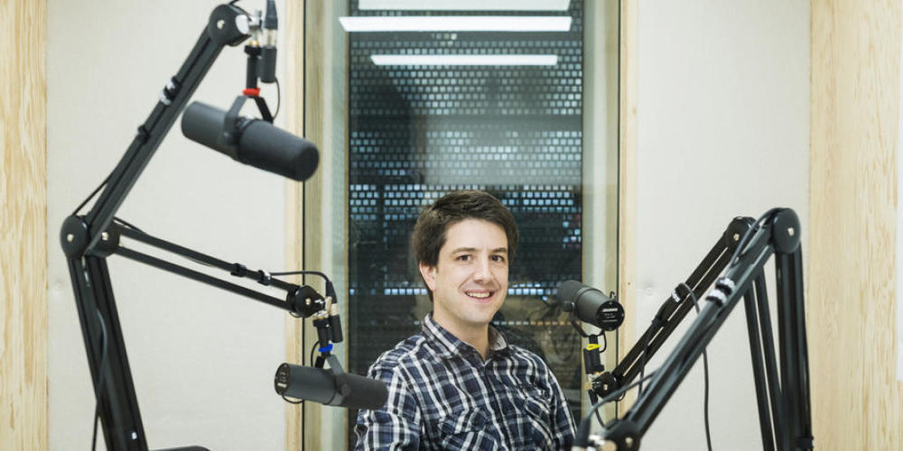 Die Befürchtungen von Nico Leuenberger, Gründer und Inhaber der Podcastschmiede, haben sich nicht bewahrheitet: Podcasts boomen trotz der Coronakrise.