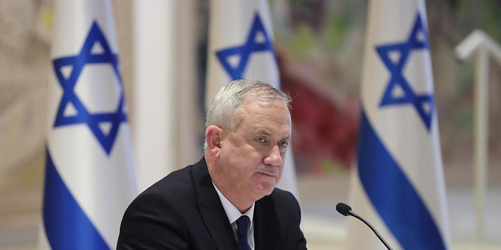 ARCHIV - Israels Verteidigungsminister Benny Gantz hat sich in Quarantäne begeben und unterzieht sich weiteren Untersuchungen. Foto: Abir Sultan/Pool European Pressphoto Agency/AP/dpa