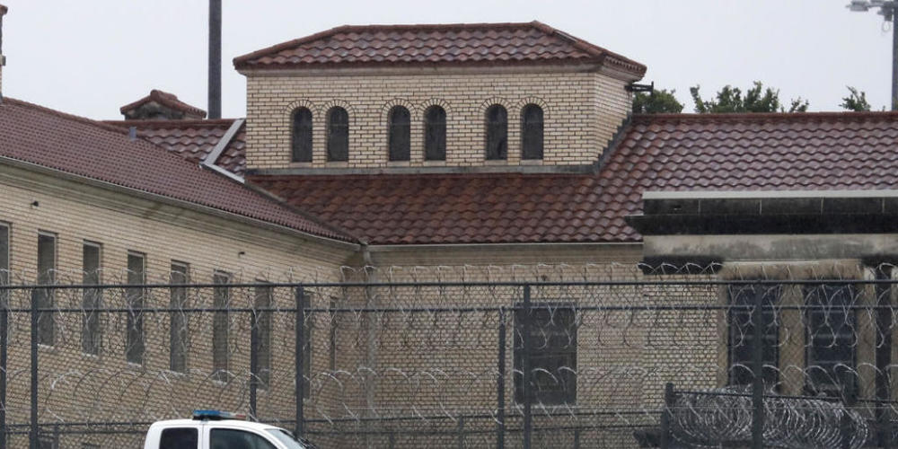 In einem Gefängnis im US-Gliedstaat Texas sind bereis über die Hälfte der Insassen mit dem Coronavirus infiziert worden. (Symbolbild)