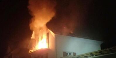 Beim Brand im Jahr 2017 erlitt der Ehemann der Angeklagten schwere Verletzungen. (Archivbild)