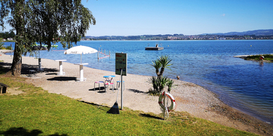 Der Badeunfall ereignete sich bei der Badi Altendorf im Obersee. (Archivbild) Bild