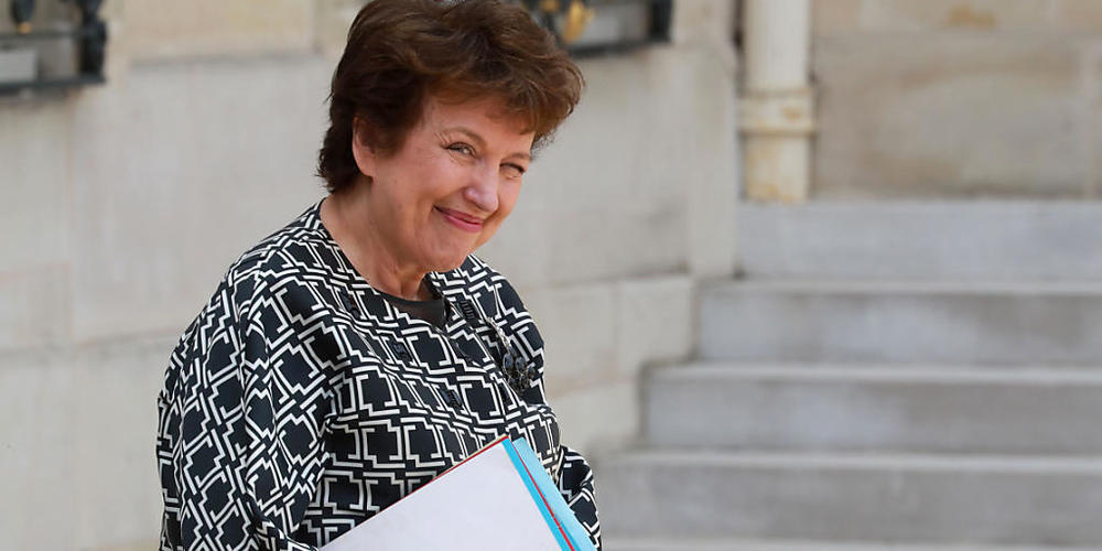 Roselyne Bachelot, französische Kulturministerin, reist nach der wöchentlichen Kabinettssitzung im Pariser Elysee-Palast ab. Foto: Ludovic Marin/AFP/dpa