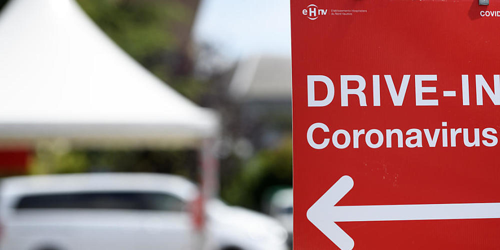 Testen ist Trumpf: Drive In des Spitals in Yverdon-les-bains.