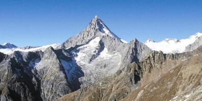 Blick auf das Bietschhorn im Wallis: Wer vom 27. Juli bis 15. Dezember im Wallis übernachtet, kann von einer Werbeaktion des Kantons Wallis profitieren. (Archivbild)
