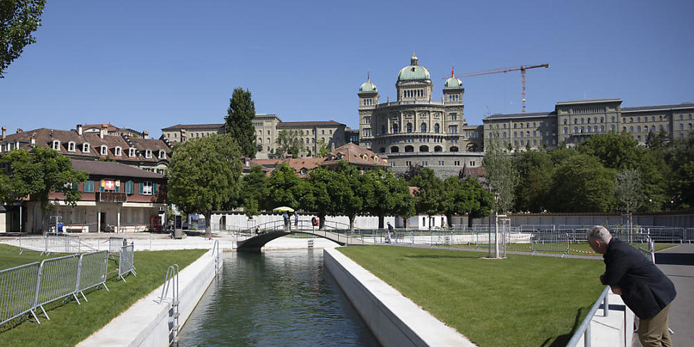 Der Kanal von der Aare ins Berner Marzilibad. Im Bereich des "Buebeseeli" wurde am Sonntagabend eine leblose Frau entdeckt.