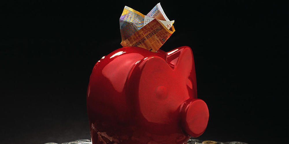 In den letzten 87 Jahren haben Sparer unter dem Strich oft faktisch Geld verloren, weil die Kaufkraft gleichzeitig abgenommen hat. (Symbolbild)