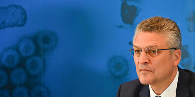 Der Leiter des deutschen Robert-Koch-Instituts (RKI), Lothar Wieler, gibt eine Pressekonferenz zur aktuellen Corona-Lage in Deutschland. Foto: Tobias Schwarz/AFP/Pool/dpa