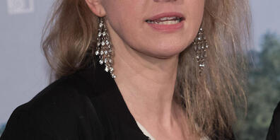 ARCHIV - Julia von Heinz, deutsche Regisseurin, kommt zur Premiere des Films "Katharina Luther". Foto: picture alliance / Jörg Carstensen/dpa