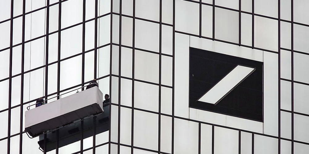 Die Corona-Krise hat bei der Deutschen Bank im zweiten Quartal weniger tiefe Spuren hinterlassen als befürchtet. (Archivbild)