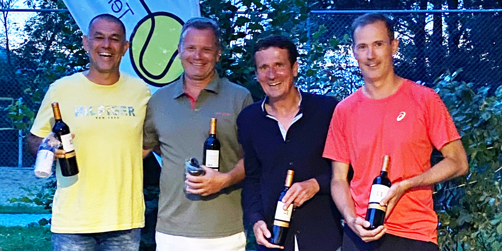 Im Final setzten sich Patric Rubin (v. l.) und Markus Casty gegen Olaf Schürmann und Marcello Cabras durch.