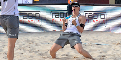 Zwei Partner, viel Erfolg: Mit Alexei Strasser (links) schlägt Nico Beeler international auf Anhieb ein, mit Marco Krattiger gewinnt er 2019 das World-Tour-Turnier in Edmonton. 