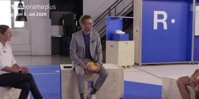 Mit der Werbung übertrieben? Nicola Spirig und Roger Federer in der Sendung "Sportpanorama plus" mit Olivier Borer.