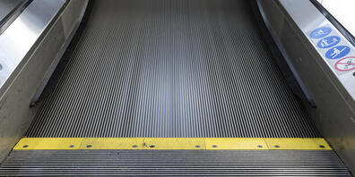 Der Lift- und Rolltreppenhersteller will nach einem Umsatz- und Gewinnrückgang nun über die nächsten zwei Jahre 2000 Stellen abbauen. (Archivbild)