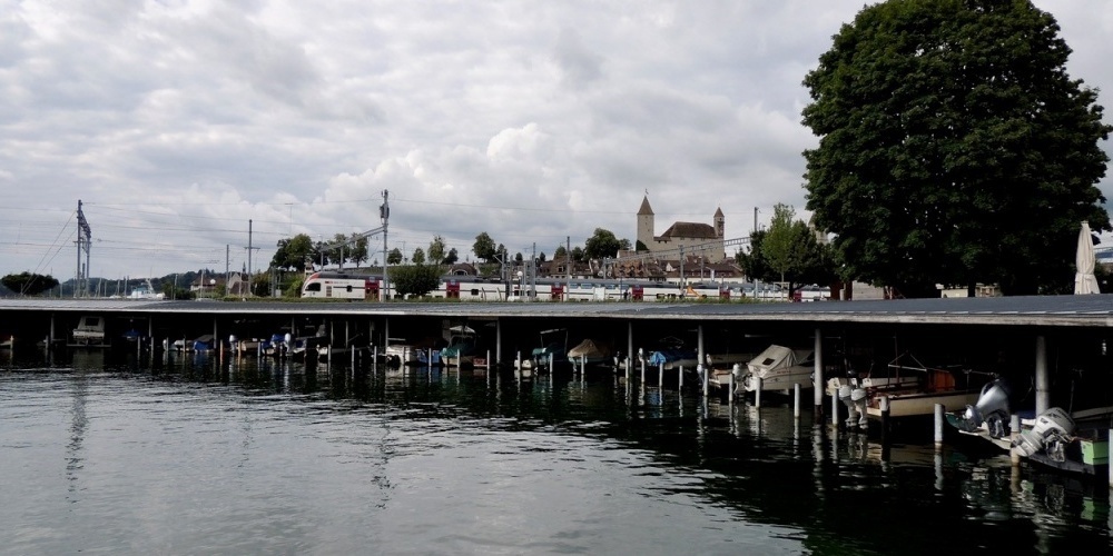 Gedeckte Bootsplätze Garnhänke: doppelte Miete - keine Gegenleistung.