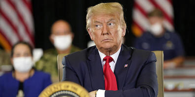 ARCHIV - Die andauernde Corona-Krise setzt US-Präsident Donald Trump unter Druck. Foto: Evan Vucci/AP/dpa