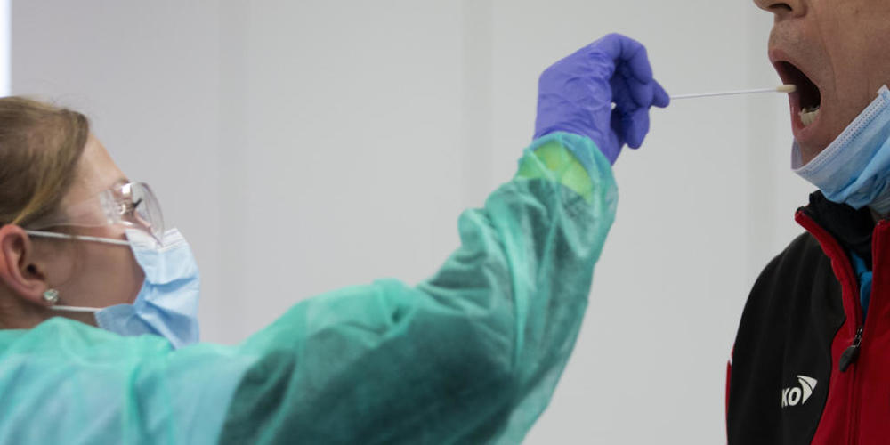 Nachdem eine Person im Berner Club "Kapitel Bollwerk" positiv auf das Coronavirus getestet wurde, müsse nun alle 305 Besucherinnen und Besucher in Quarantäne. (Symbolbild)