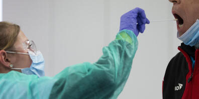 Nachdem eine Person im Berner Club "Kapitel Bollwerk" positiv auf das Coronavirus getestet wurde, müsse nun alle 305 Besucherinnen und Besucher in Quarantäne. (Symbolbild)