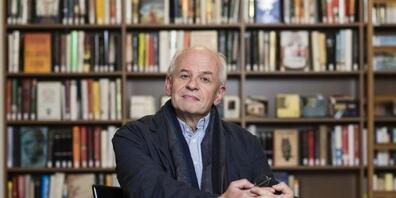 Der Schweizer Autor Ralph Dutli hat mit "Das Gold der Träume" seinen dritten Teil kleiner Kulturgeschichten vorgelegt - eine Lektürefreude mit kleinen Einschränkungen. Dutli beleuchtet die Ambivalenz von Gold als Symbol für Glanz und Gier über meh...