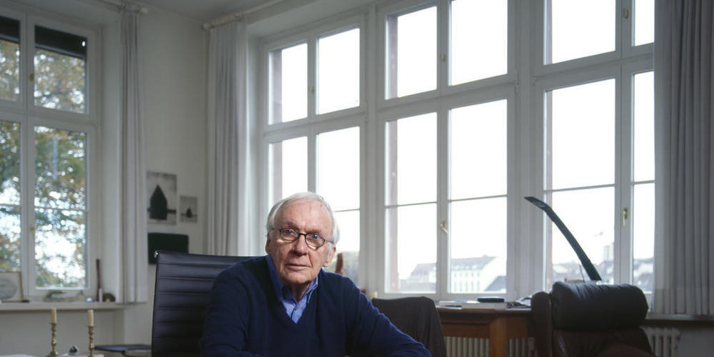 Der Schweizer Theaterregisseur Werner Düggelin ist mit 90 Jahren gestorben. Seine letzte Inszenierung war Georg Büchners "Lenz" am Schauspielhaus Zürich im September 2018. (Archivbild)