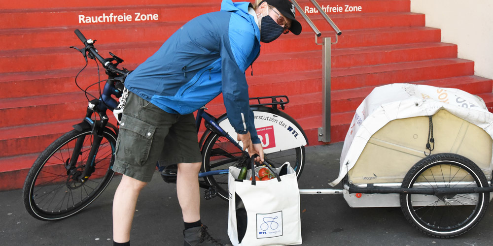 Der Velo-Hauslieferdienst des WTL bringt die eingekauften Sachen direkt zu Ihnen  nach Hause.