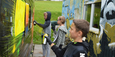 25 Kinder wollten den Graffiti-Kurs in Wollerau besuchen, 10 durften von Kron lernen. (Bilder: Anouk Arbenz)