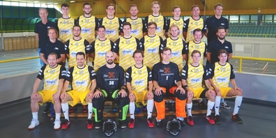 Aktuelles Mannschaftsfoto des in der 1. Liga spielenden Fanionteams der Jona-Uznach Flames.