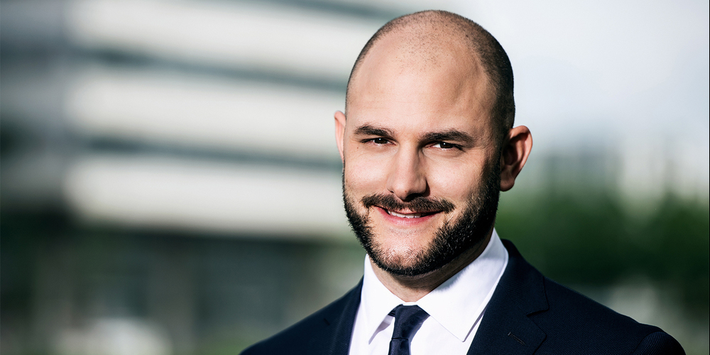 Der 32-jährige Michael Rauchenstein löst den «Tagesschau»-Moderator Franz Fischlin ab. 
