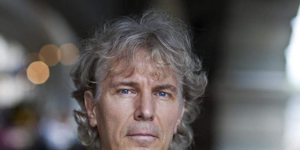 Der Zürcher Autor Rolf Lappert wurde bereits mit dem Schweizer Buchpreis ausgezeichnet. Sein Können stellt er nun mit dem Roman "Leben ist ein unregelmässiges Verb" erneut unter Beweis. (Archivbild)