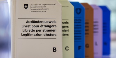 Der Weg zur gewünschten Aufenthaltsbewilligung B ist lange und oft mühsam - im Begegnungscafé-International reden Menschen verschiedener Hintergründe über ihre Erfahrungen damit.