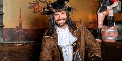 Er war schon Mister Schweiz und Bachelor - nun ist Tobias Rentsch der Geschäftsführer im «Pirates» in Hinwil.