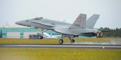 Landung schon bald auf der Autobahn? Ein Kampfjet der Schweizer Armee.