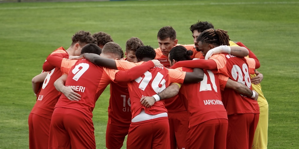 Können sie schon heute feiern? Die Spieler des FC Rapperswil-Jona reiten auf einer bemerkenswerten Erfolgswelle.